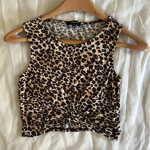 🔴Cheetah Print Crop Top Junior - Picture 2 of 4